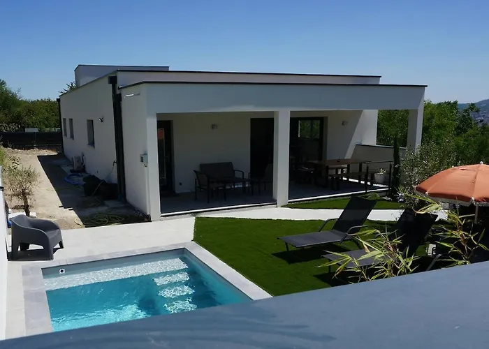 Luxurious Villa With Pool In Clermont-Ferrand For 12 People photo